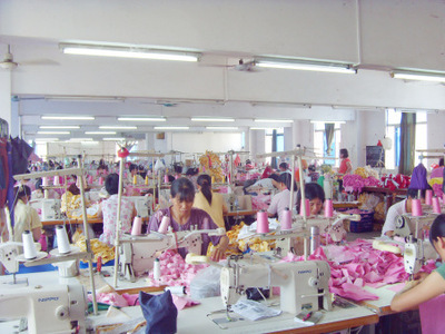 廣州市荔灣區(qū)維兒雅童裝行 打造時尚與舒適并重的童裝服飾研發(fā)之路