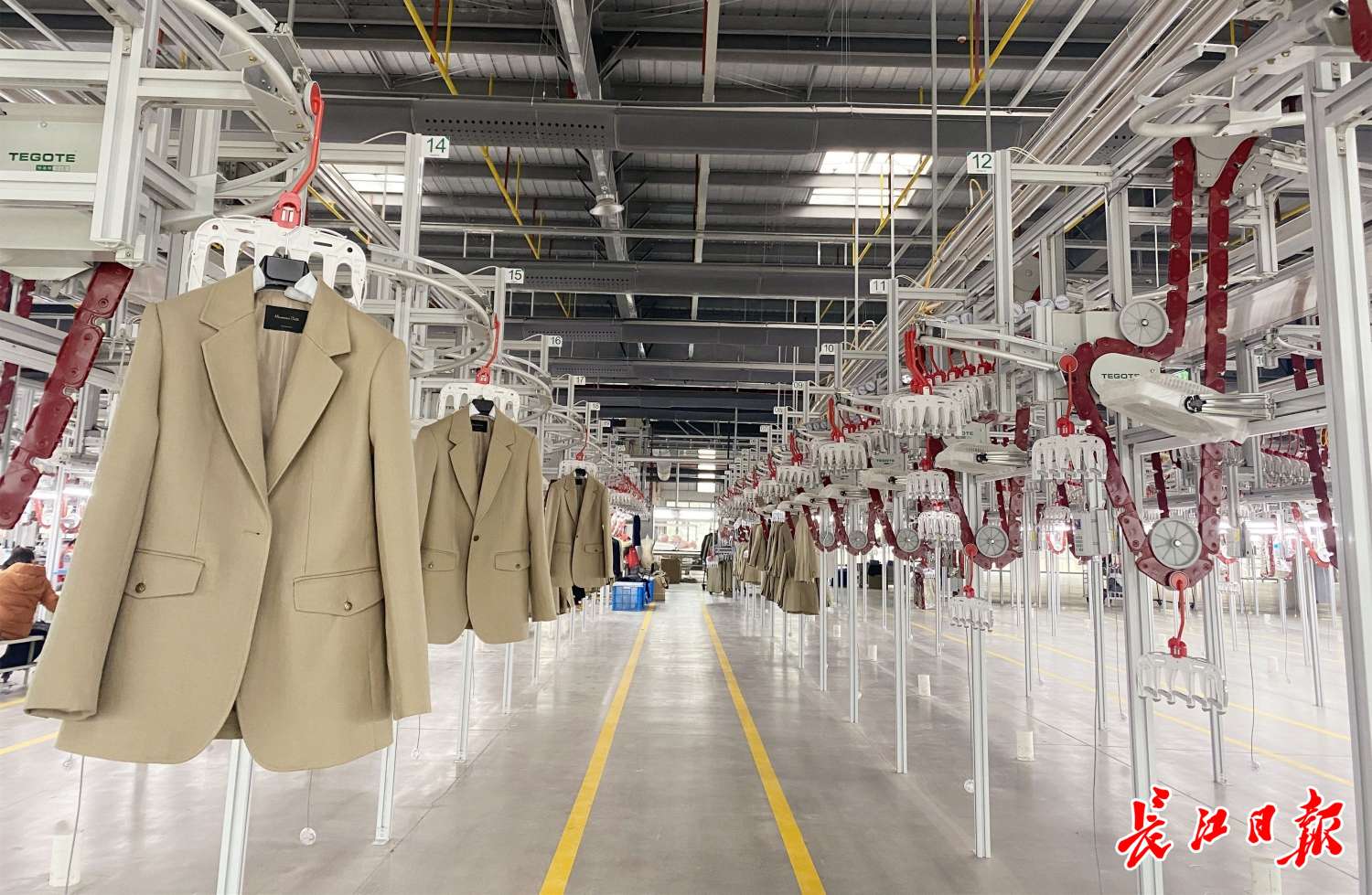 長銳服裝 奔跑在智能化改造的路上，驅(qū)動服飾研發(fā)新變革